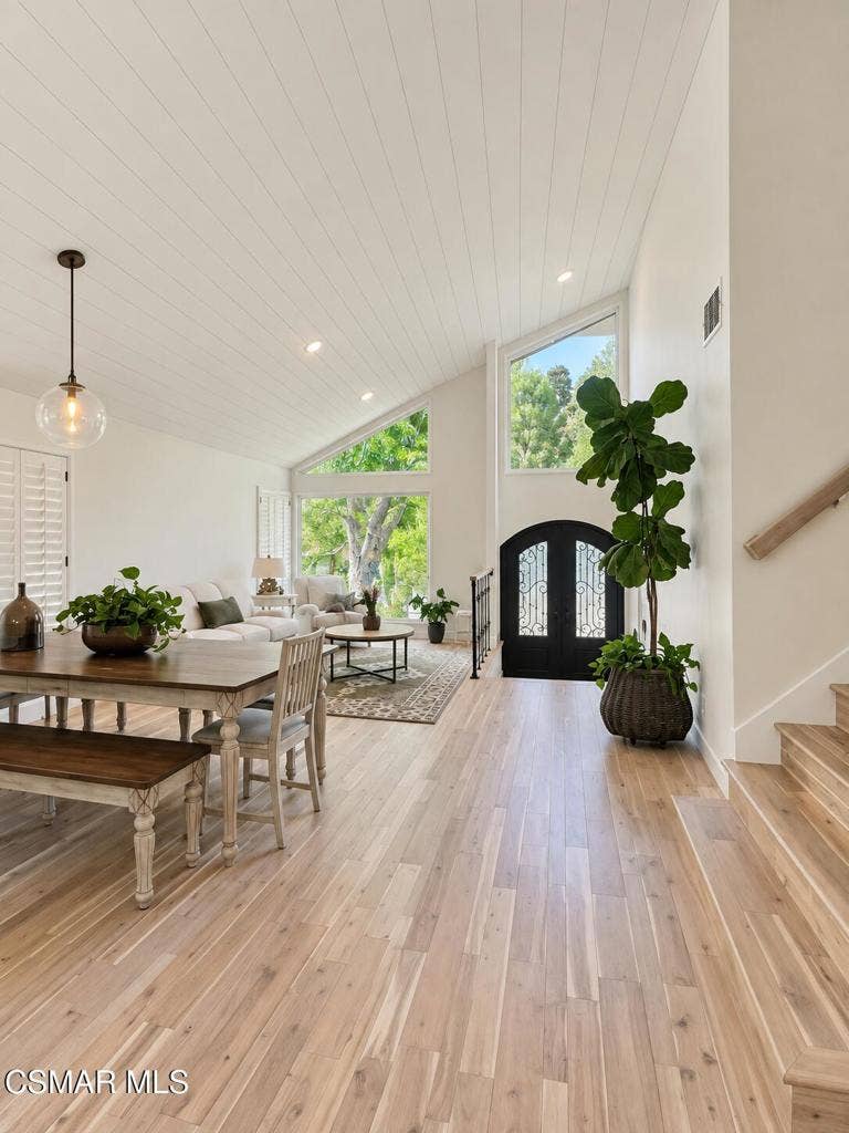 486 Raindance Street, Thousand Oaks, CA 91360 EFBE5ED6-827F-4707-BD8E-9FDA0C4BC2B7