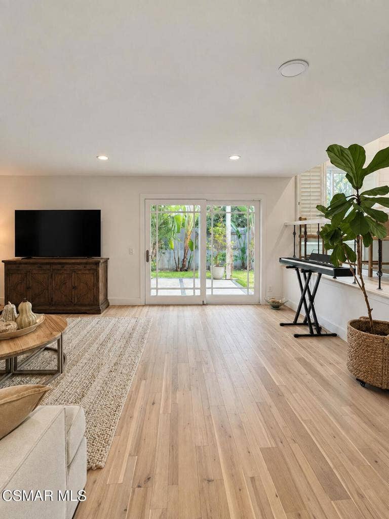 486 Raindance Street, Thousand Oaks, CA 91360 8B3F9835-E0E9-480B-B570-542EE377DA22