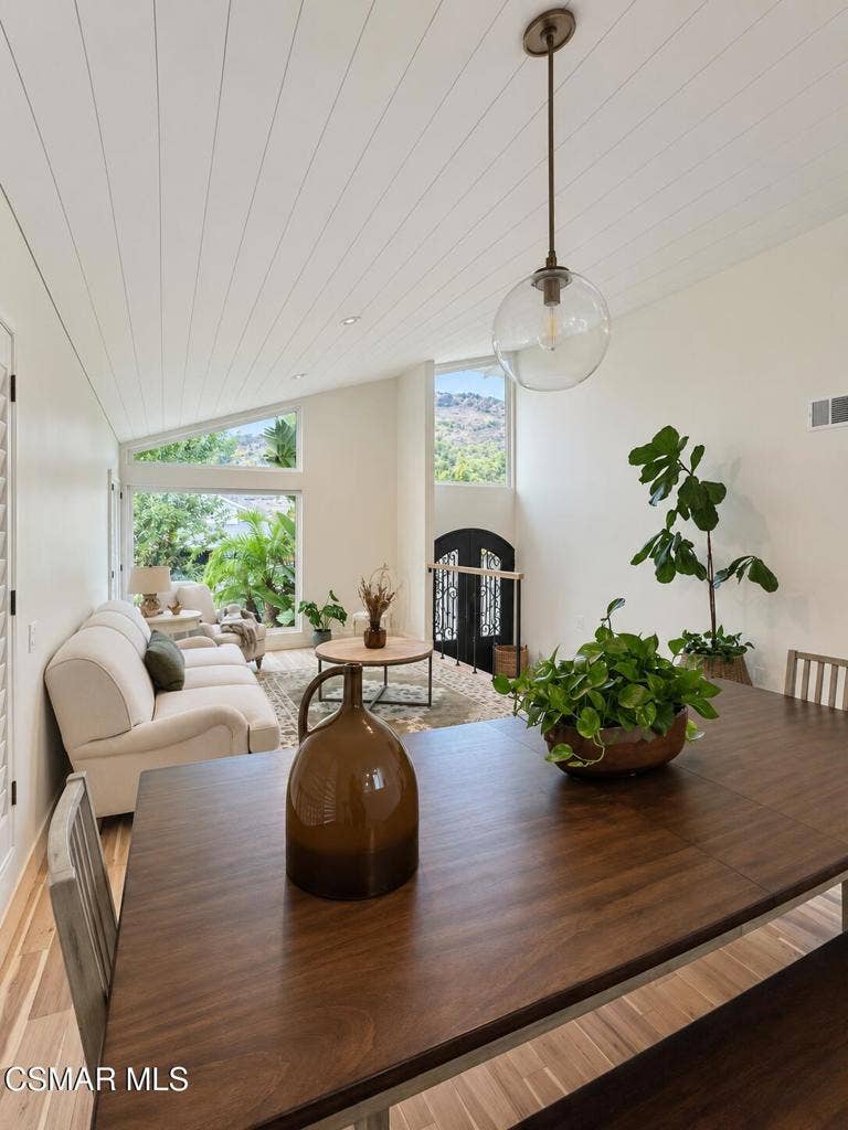 486 Raindance Street, Thousand Oaks, CA 91360 978CBE79-B87E-424A-984B-55BB13799D5A