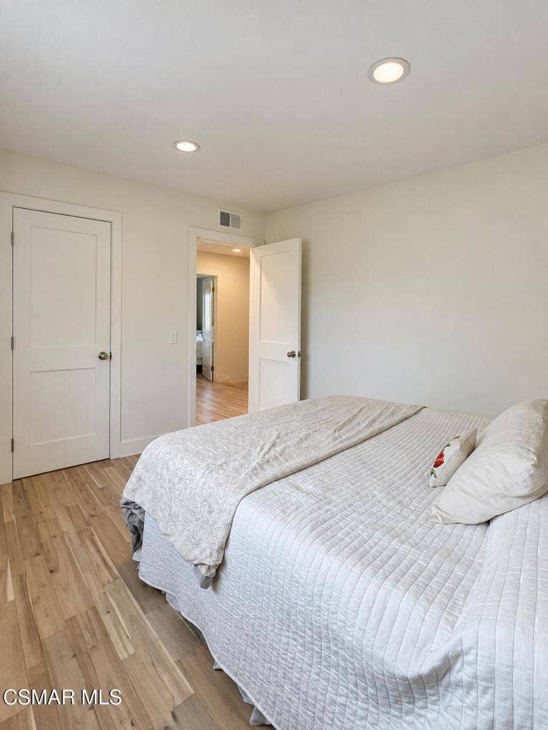 486 Raindance Street, Thousand Oaks, CA 91360 FD565D0F-6E40-484E-9F0E-F43D8EEAC836