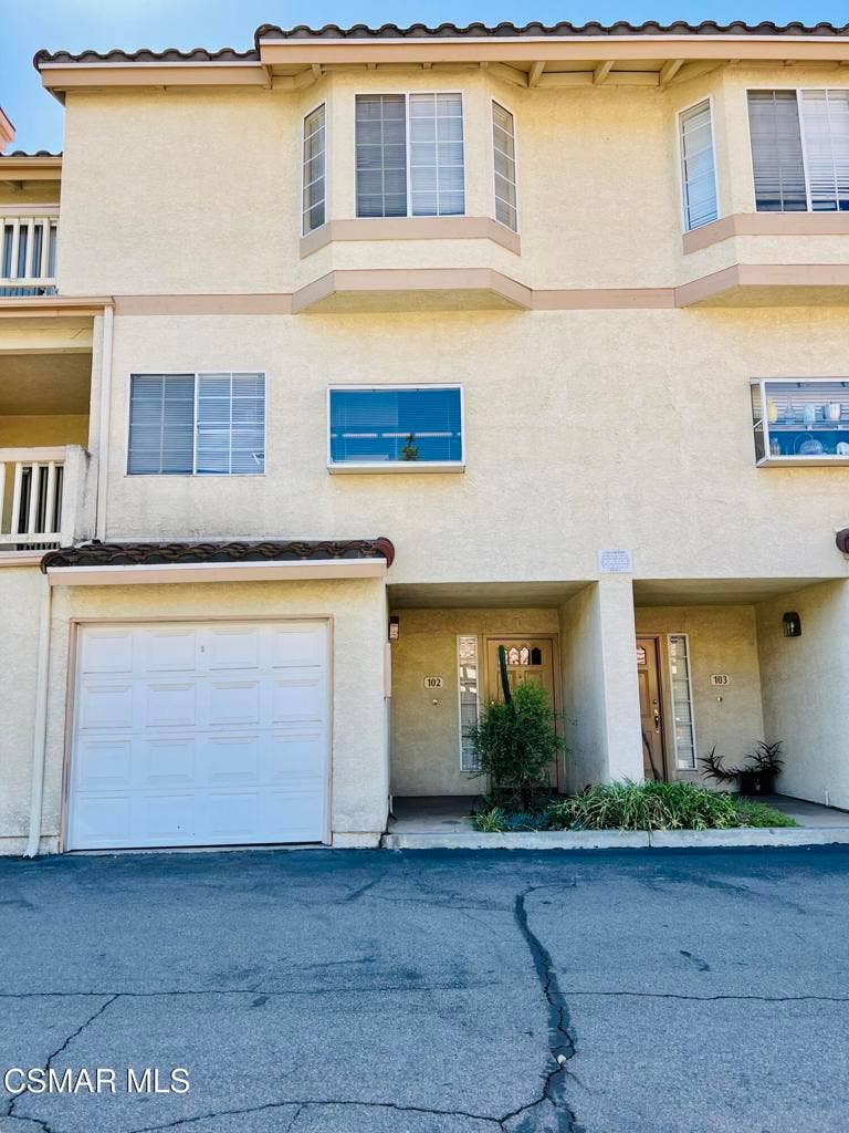 5798 Oak Bank Trail #102