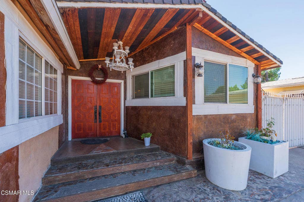 20342 Hartland Street, Canoga Park, CA 91306 _A743124
