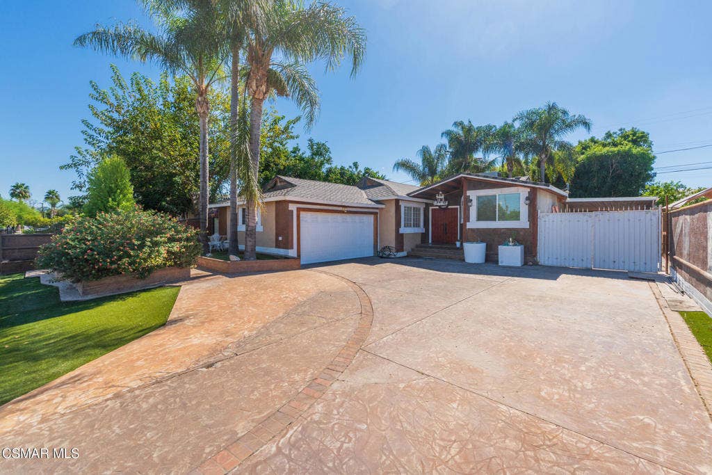 20342 Hartland Street, Canoga Park, CA 91306 _A743122