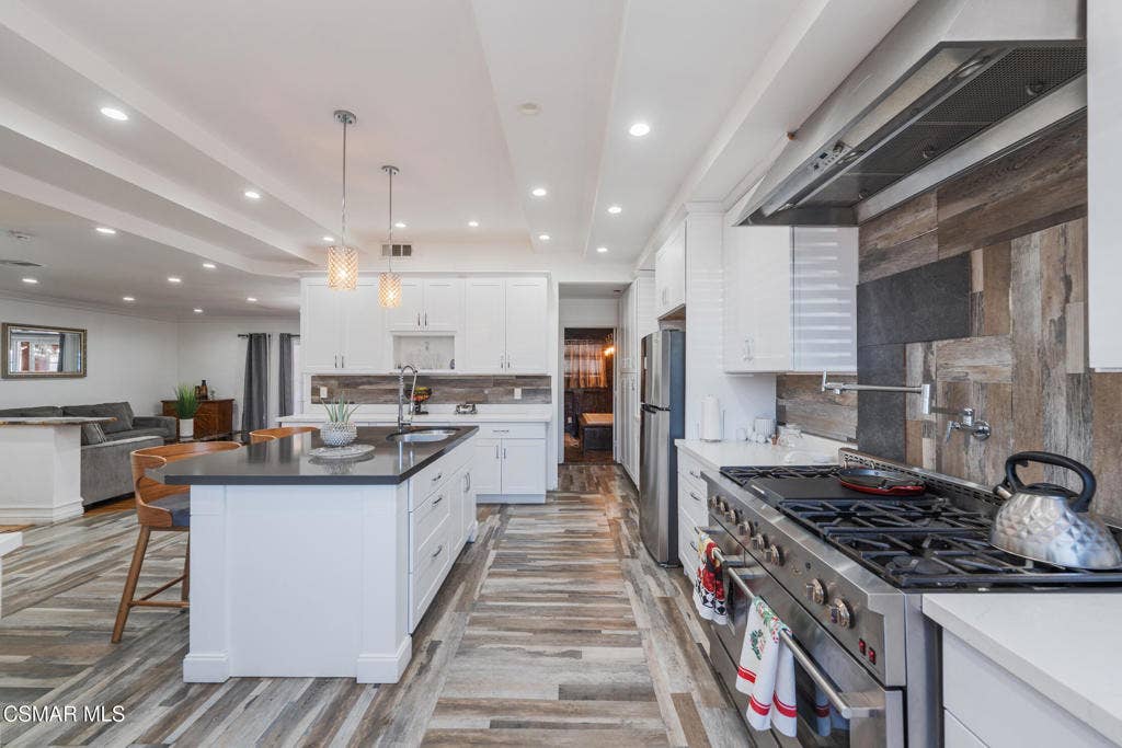 20342 Hartland Street, Canoga Park, CA 91306 _A743087