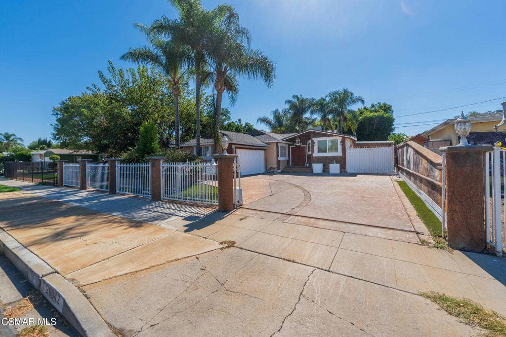 20342 Hartland Street, Canoga Park, CA 91306 _A743121