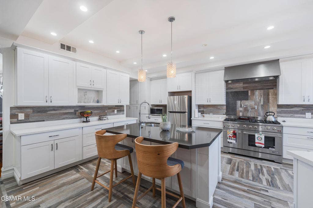 20342 Hartland Street, Canoga Park, CA 91306 _A743086