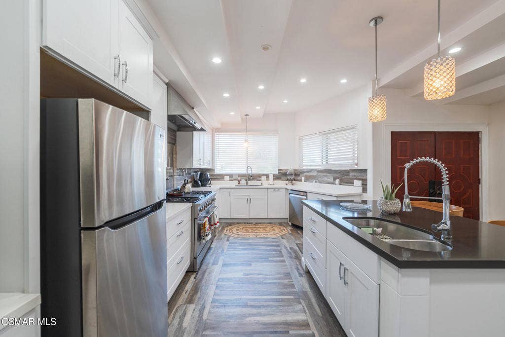 20342 Hartland Street, Canoga Park, CA 91306 _A743073