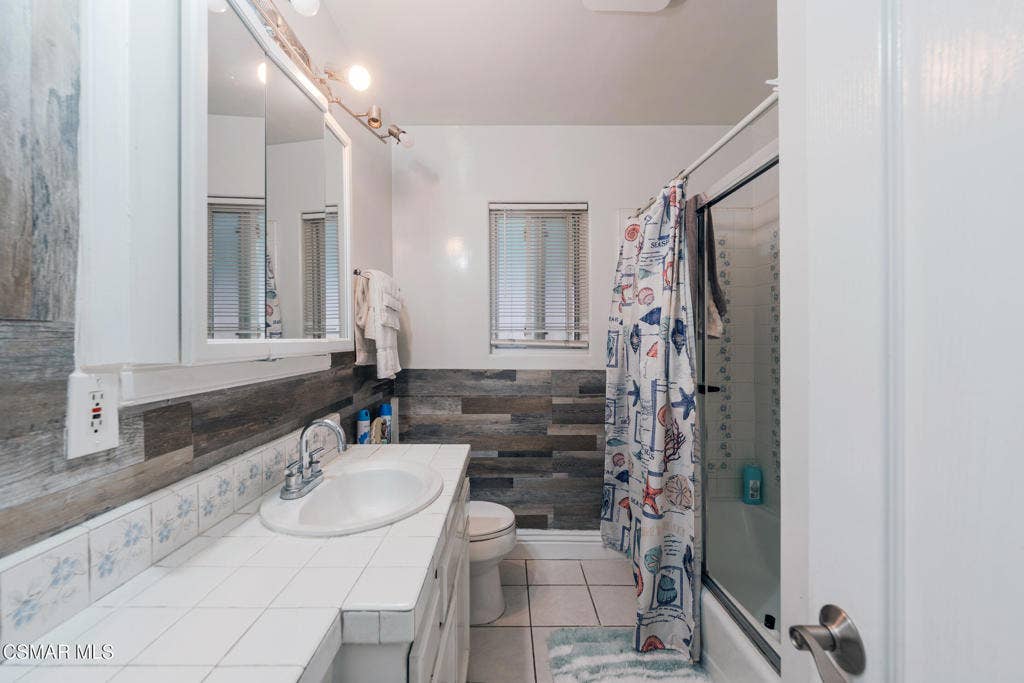 20342 Hartland Street, Canoga Park, CA 91306 _A743100