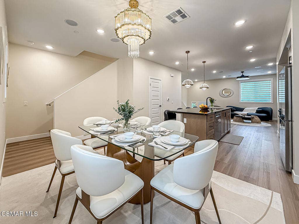 2860 Via Descanso, Camarillo, CA 93012 bLiving Kitchen and Dining13