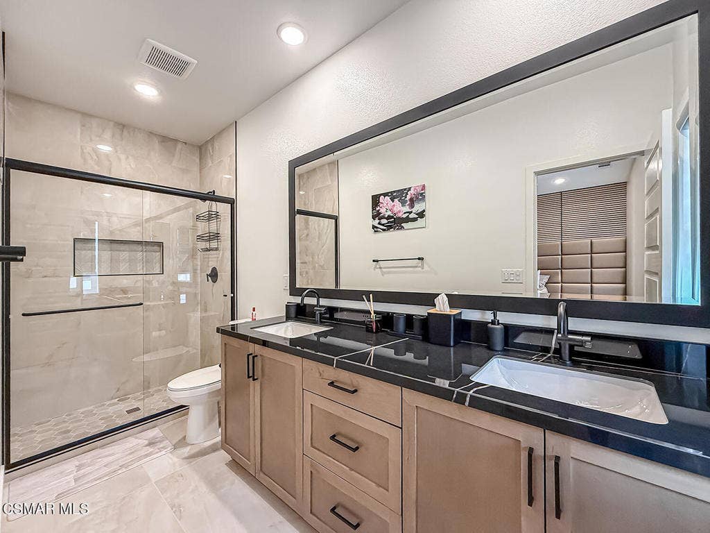 2860 Via Descanso, Camarillo, CA 93012 ePrimary Bedroom Suite6