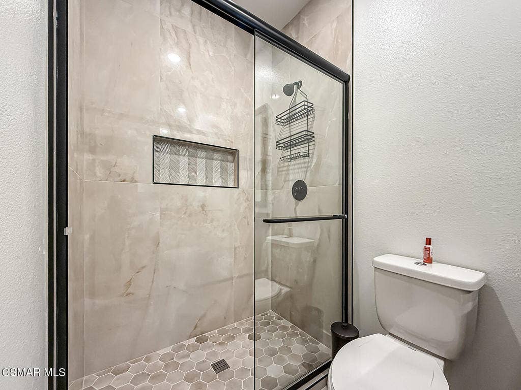 2860 Via Descanso, Camarillo, CA 93012 ePrimary Bedroom Suite8
