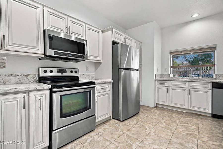 Property photo for 688 Indian Oak Lane, #107, Oak Park, CA