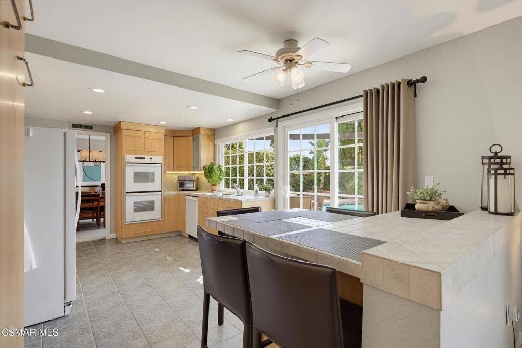 6512 Pinion Street, Oak Park, CA 91377 Kitchen