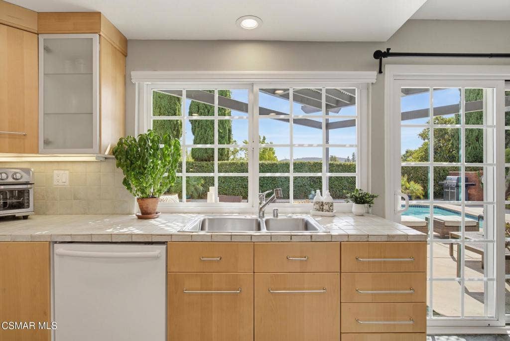6512 Pinion Street, Oak Park, CA 91377 Kitchen Window to Backyard