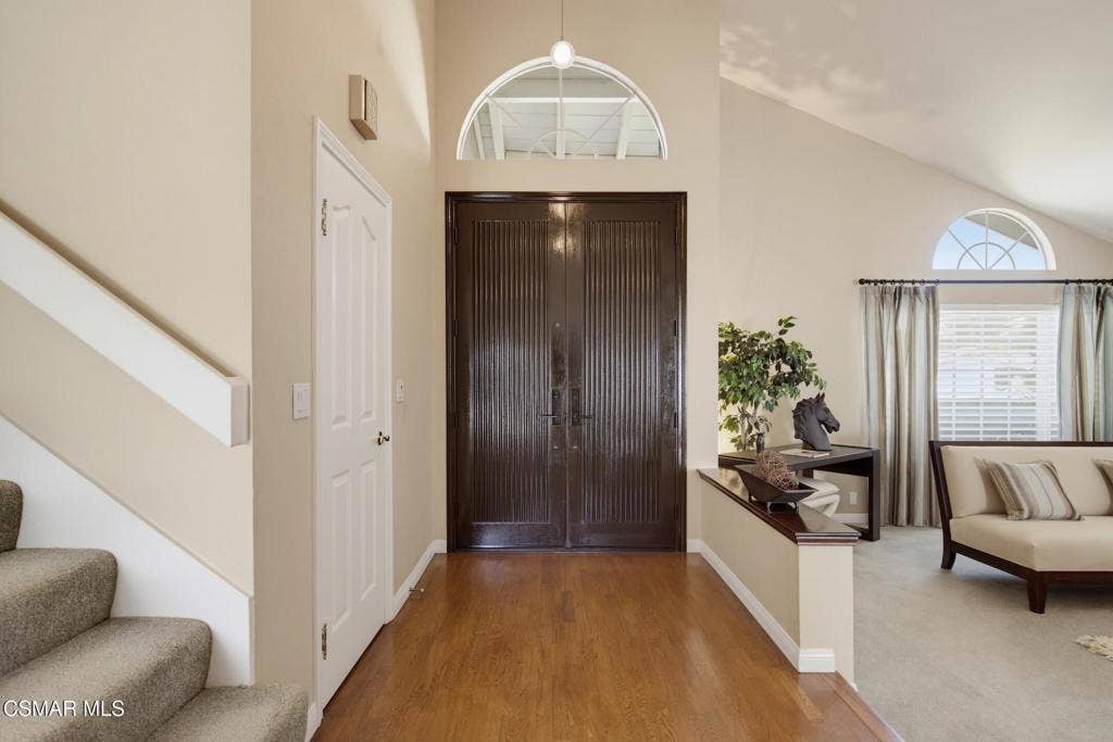 6512 Pinion Street, Oak Park, CA 91377 Entry Inside