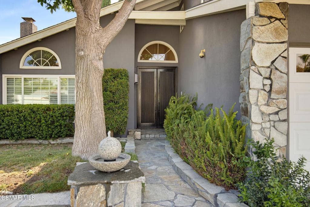 6512 Pinion Street, Oak Park, CA 91377 Entry Outside