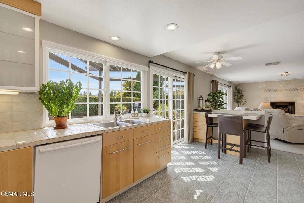 6512 Pinion Street, Oak Park, CA 91377 Kitchen to Family Room