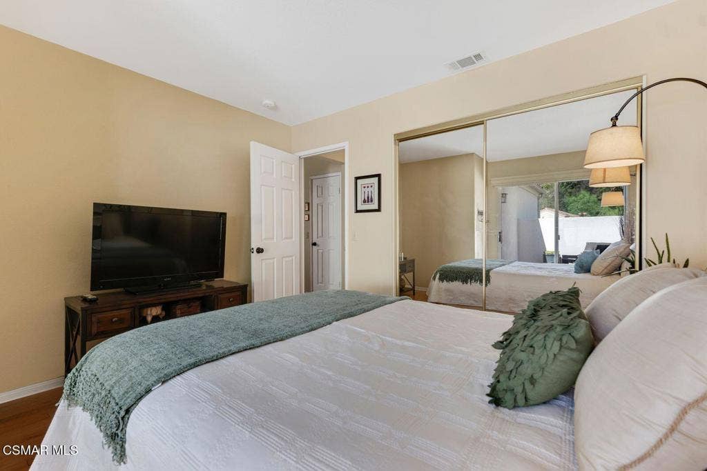Guest bedroom