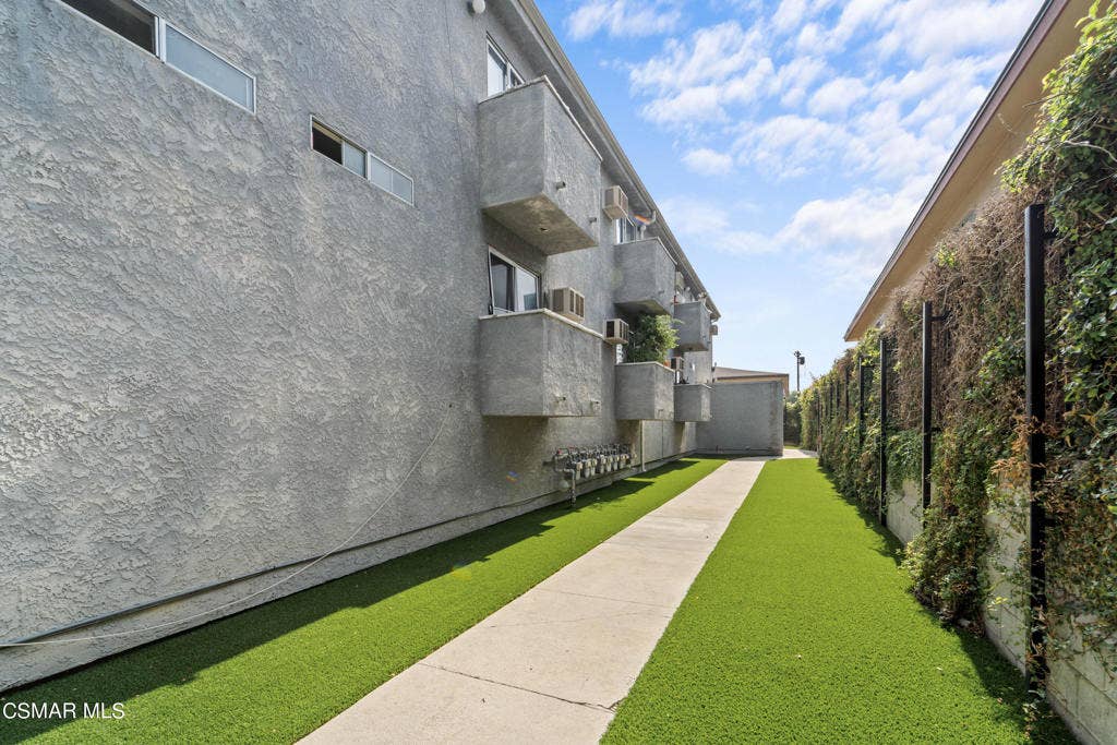 18356 Napa Street, Northridge, CA 91325 18356 Napa St-1