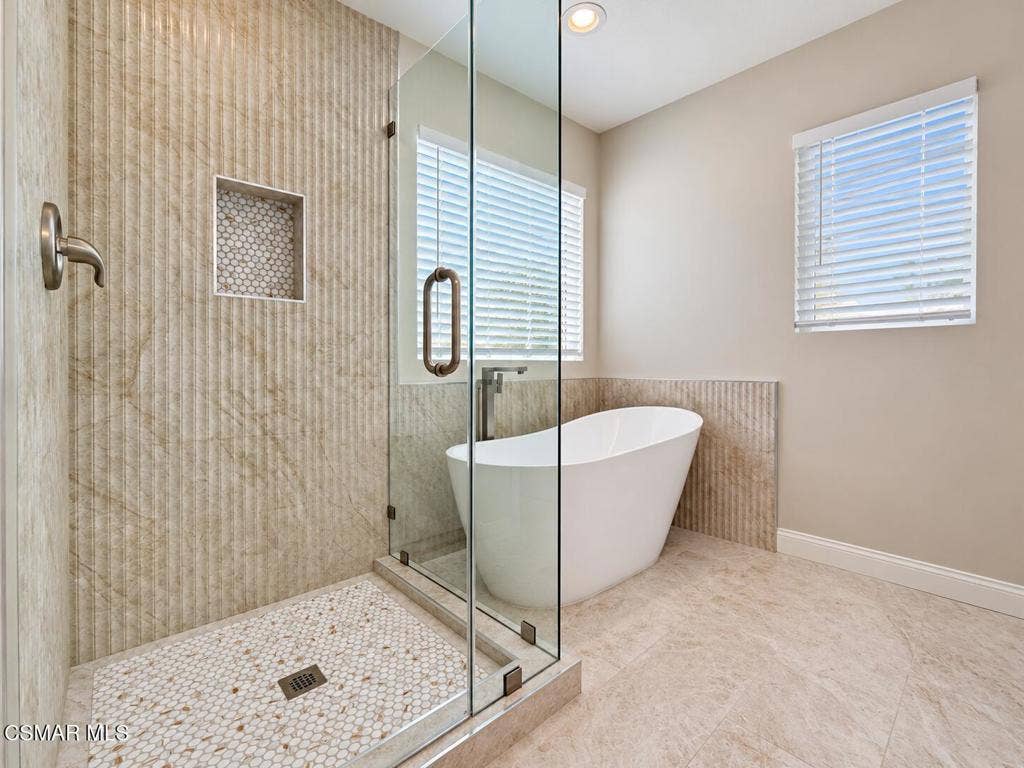 1201 N Lombard Street, Oxnard, CA 93030 Primary bathroom - 1