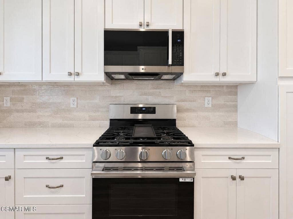 1201 N Lombard Street, Oxnard, CA 93030 Kitchen - 4