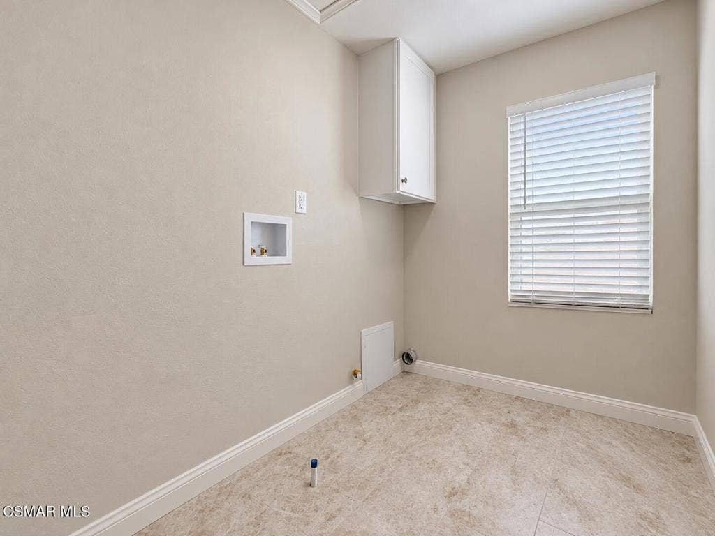 1201 N Lombard Street, Oxnard, CA 93030 Laundry room - 1