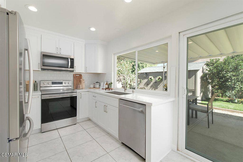 2676 Castillo Circle, Thousand Oaks, CA 91360 11