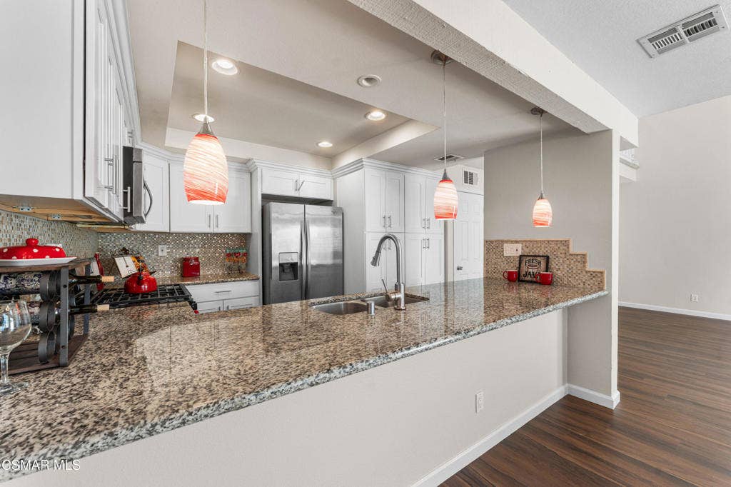 612 Artisan Road, Newbury Park, CA 91320 Kitchen