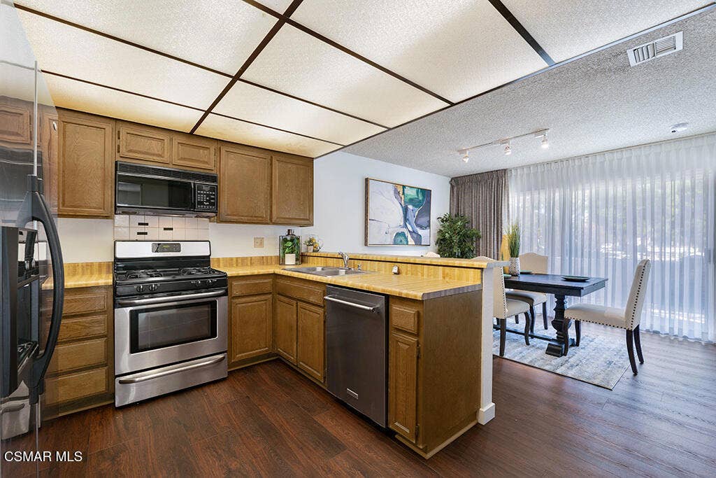 2113 Portola Lane, Westlake Village, CA 91361 2113 Portola Ln, Westlake Village -HsHPr