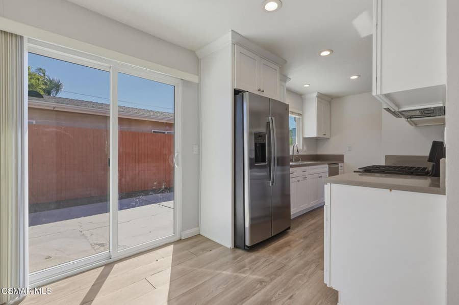 Property photo for 880 E Avenida De Las Flores, Thousand Oaks, CA