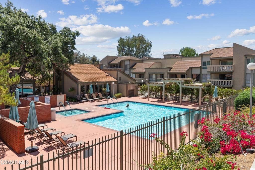 291 Sequoia Court, #34, Thousand Oaks, CA 91360 Pool