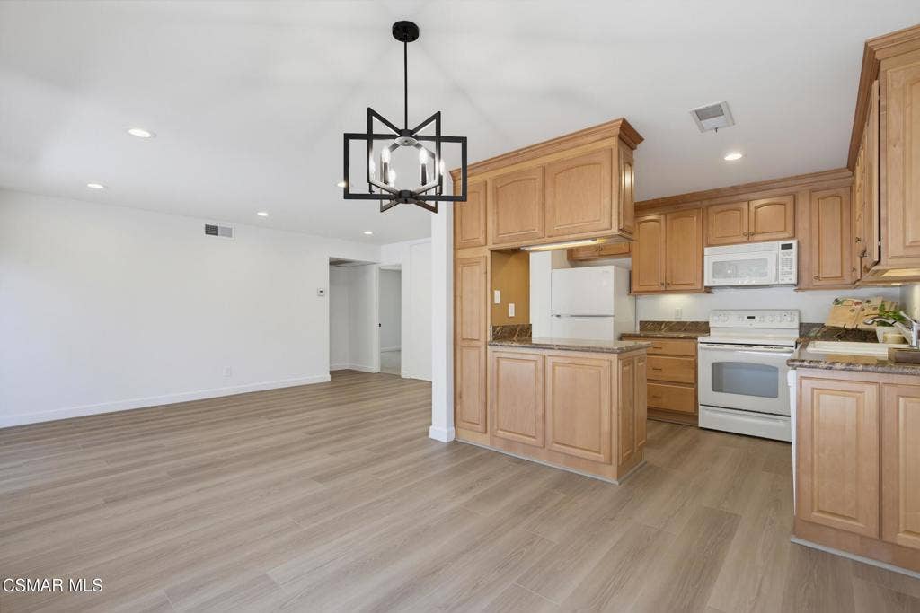291 Sequoia Court, #34, Thousand Oaks, CA 91360 Kitchen 1