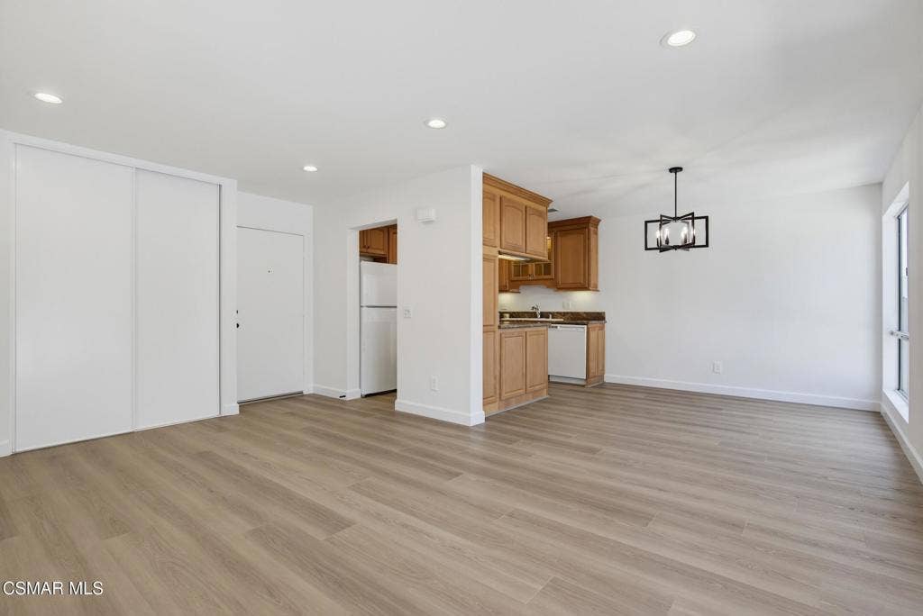 291 Sequoia Court, #34, Thousand Oaks, CA 91360 Living to Dining