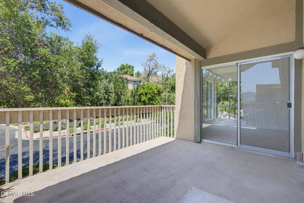 291 Sequoia Court, #34, Thousand Oaks, CA 91360 Balcony