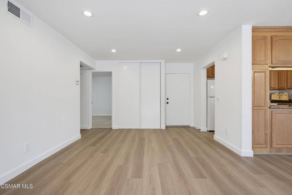 291 Sequoia Court, #34, Thousand Oaks, CA 91360 Living to Bedroom