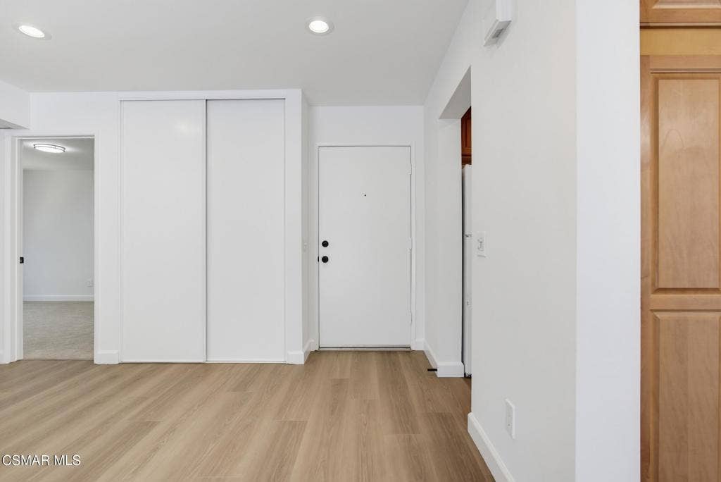 291 Sequoia Court, #34, Thousand Oaks, CA 91360 Entry