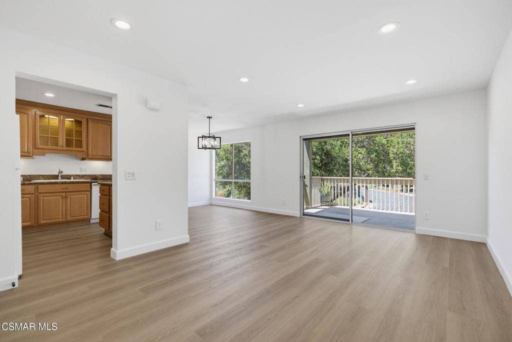 291 Sequoia Court, #34, Thousand Oaks, CA 91360 Living to Kitchen to Dining