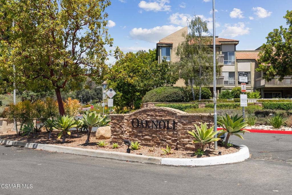 291 Sequoia Court, #34, Thousand Oaks, CA 91360 Oaknoll