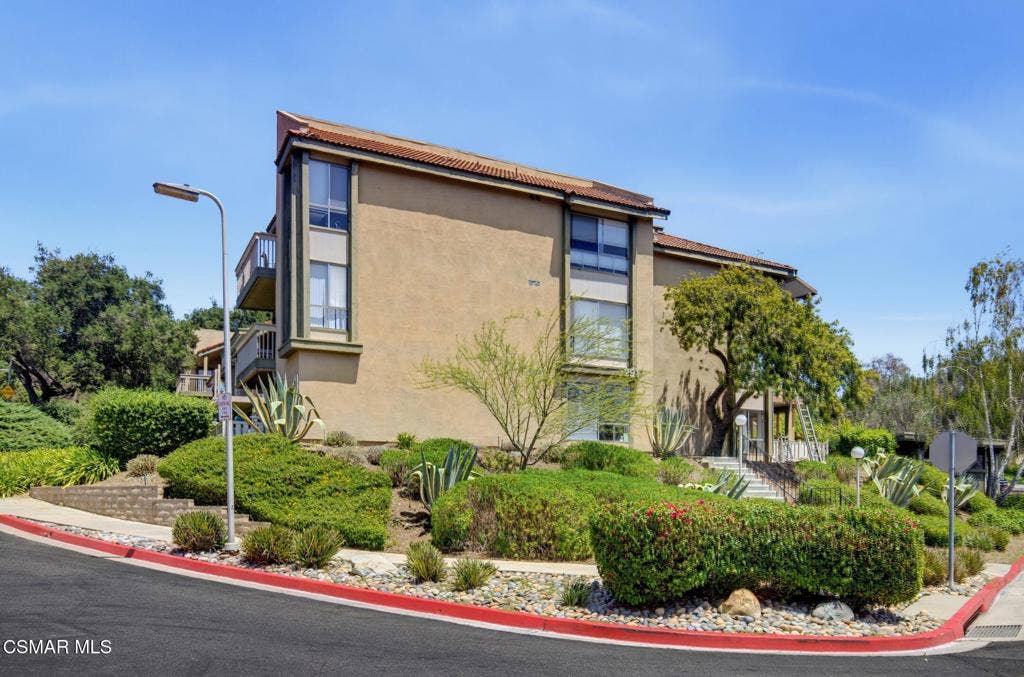 291 Sequoia Court, #34, Thousand Oaks, CA 91360 Front of the building