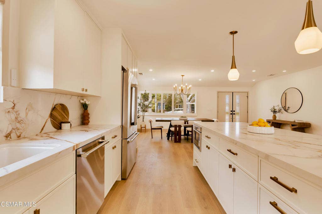 11118 Lindblade Street, Culver City, CA 90230 11118 Lindblade St- HsHProd-8
