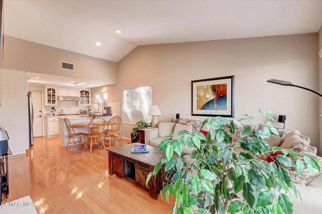 3989 Ashbourne Lane, Moorpark, CA 93021 17-3989 Ashbourne Ln-17