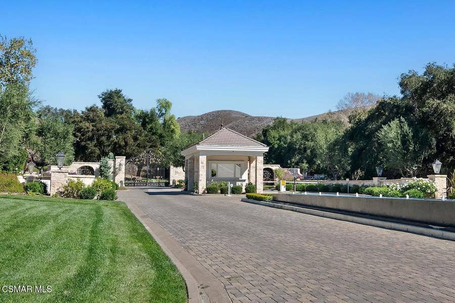 Property photo for 1087 Country Valley Road, Thousand Oaks, CA