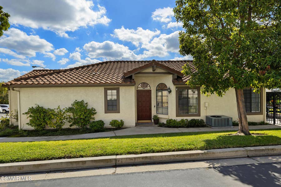 Property photo for 635 Llanerch Lane, Simi Valley, CA