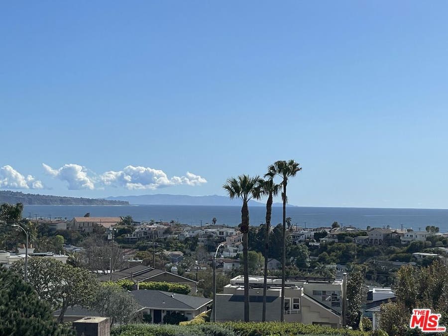 Property photo for 2727 El Oeste Drive, Hermosa Beach, CA