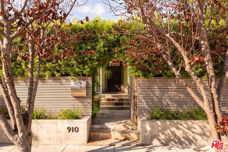 Property photo for 910 Superba Avenue, Venice, CA