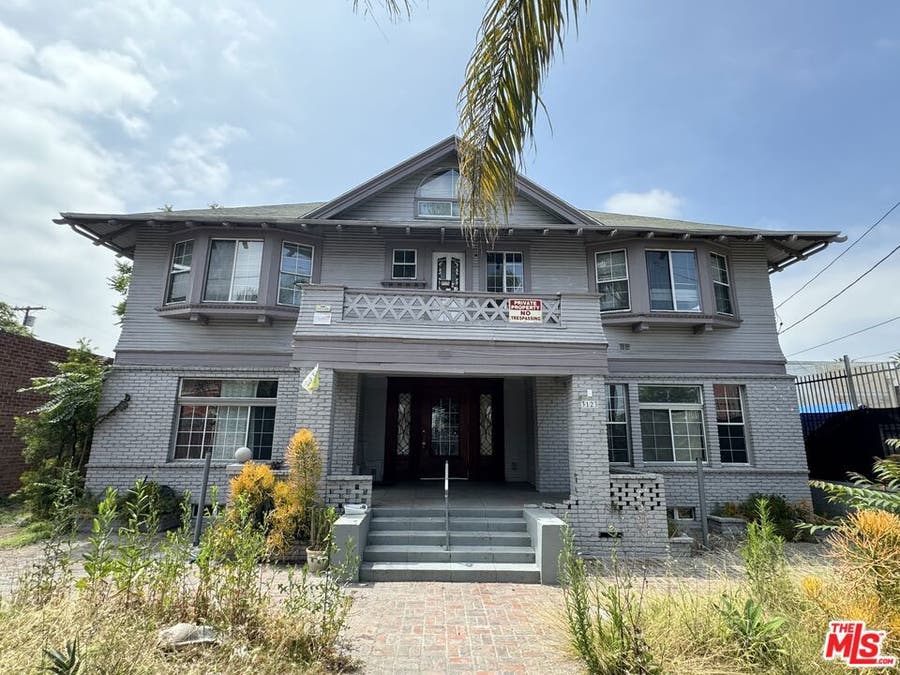 Property photo for 3123 S Grand Avenue, Los Angeles, CA