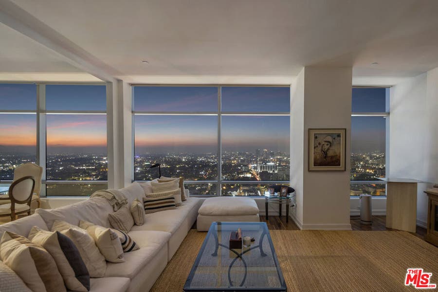 Property photo for 900 W Olympic Boulevard, #29H, Los Angeles, CA