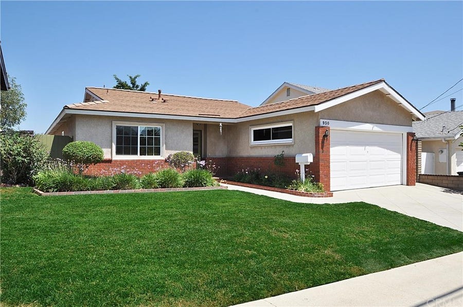 Property photo for 930 W Battery Street, San Pedro, CA
