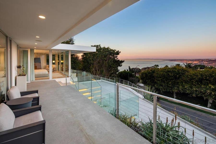 Property photo for 7502 Hillside Dr, La Jolla, CA