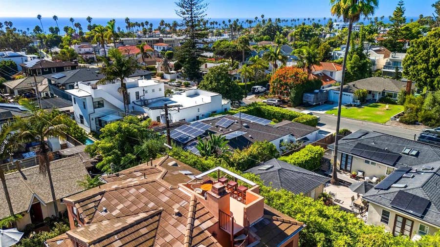 Property photo for 618 Gravilla Pl, La Jolla, CA